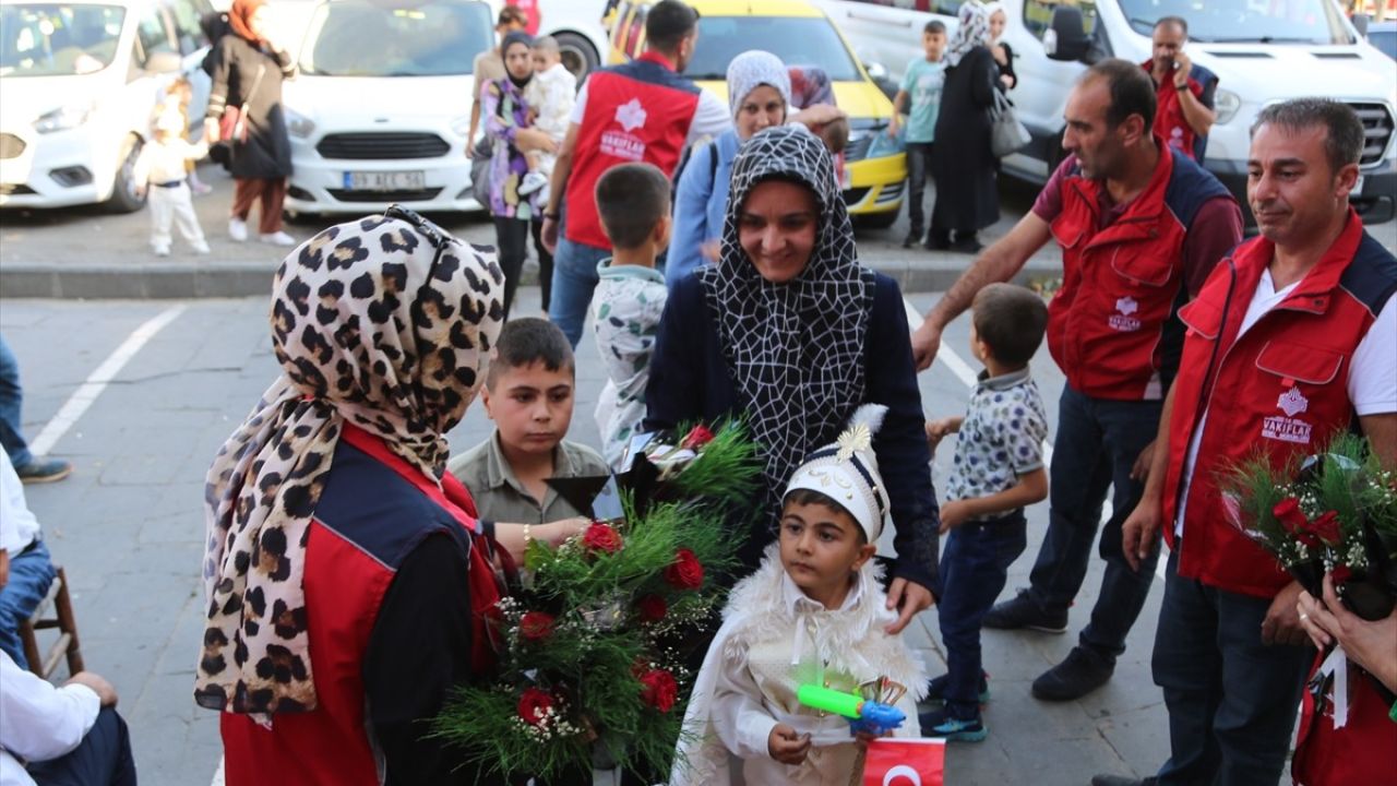 Bitlis'te Geleneksel Sünnet Şöleni Düzenlendi