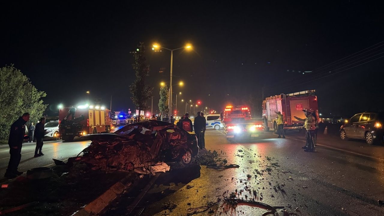 Sakarya'da Feci Kaza: 1 Ölü, 3 Yaralı