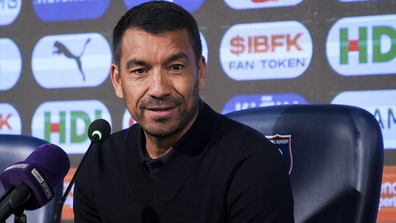 Beşiktaş Teknik Direktörü Giovanni van Bronckhorst Maç Sonrası Açıklamalarda Bulundu