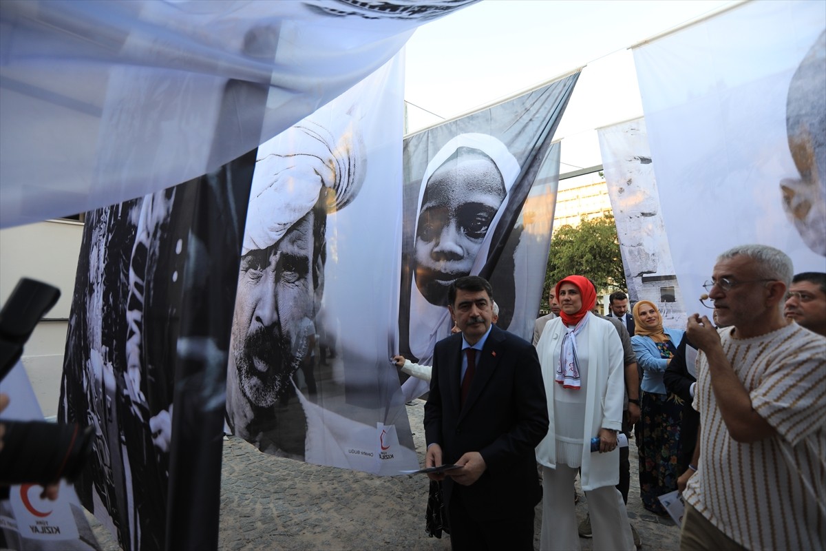 Türk Kızılay tarafından savaş ve afet bölgelerinde hizmet veren gönüllülerin korunmasına dikkati...