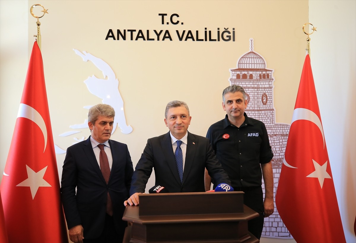 Antalya'da Vali Hulusi Şahin başkanlığında "Saha Uzantılı TAMP Deprem Tatbikatı" gerçekleştirildi....