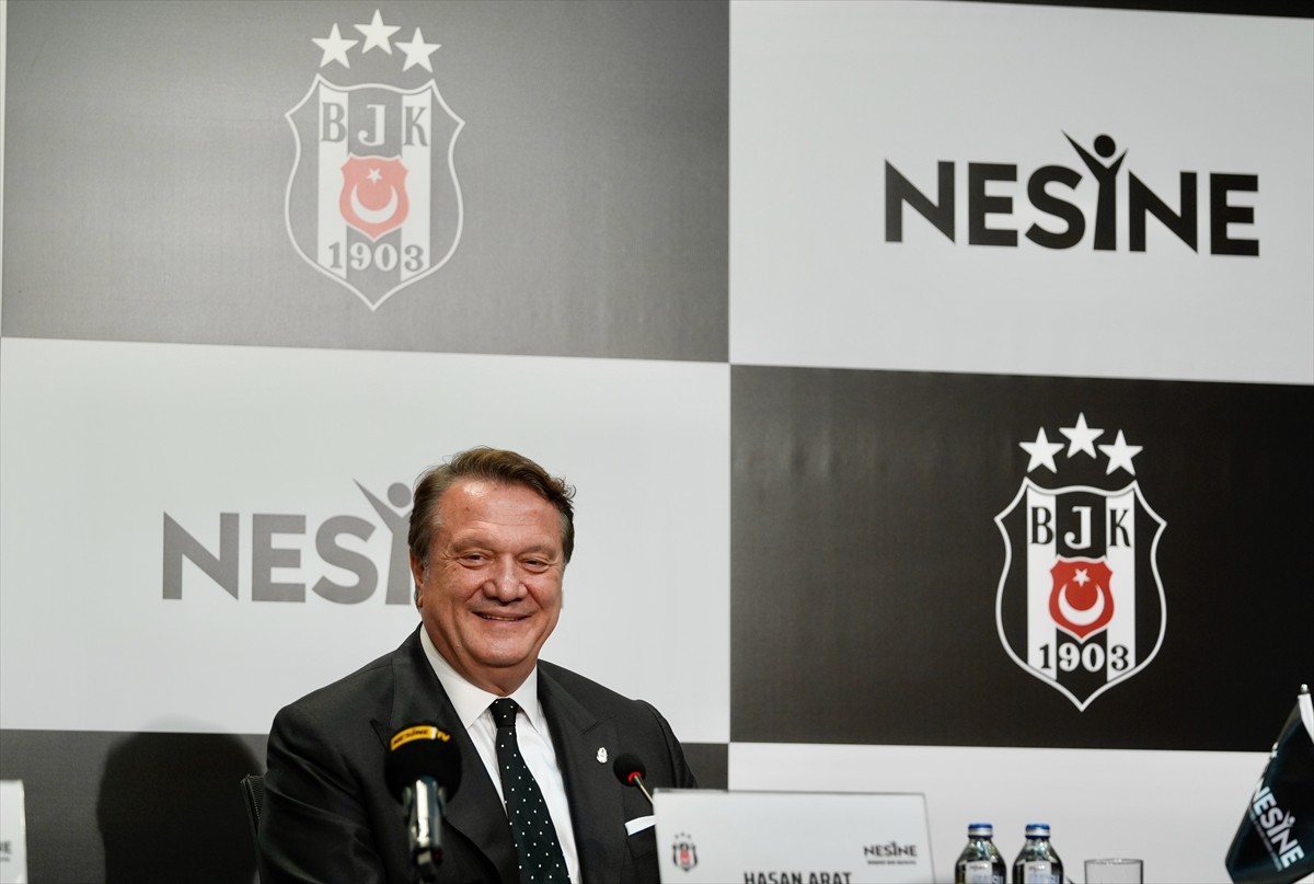 Beşiktaş Kulübü ile Nesine arasındaki sponsorluk anlaşmasının yenilenmesine ilişkin imza töreni...