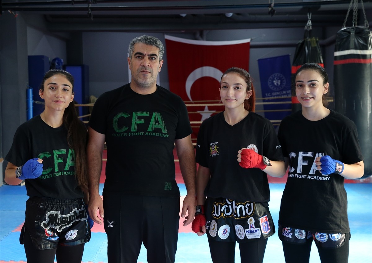 Bitlis'te tanıştıkları muay thai ve kick boks branşlarında milli takım formasıyla önemli başarılar...