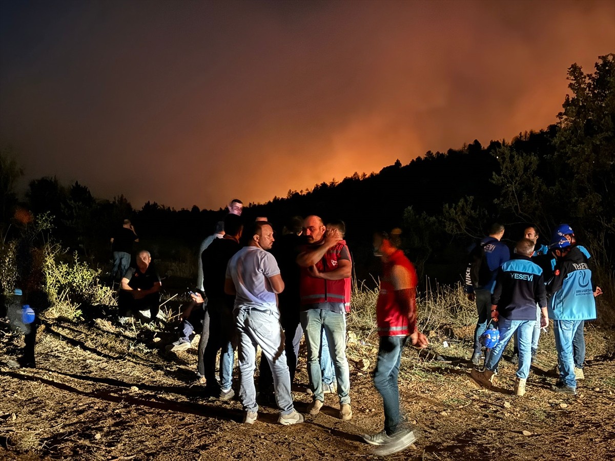 Çankırı'nın Ilgaz ilçesinin Yukarımeydan köyündeki ormanlık alanda yangın çıktı. İhbar üzerine...