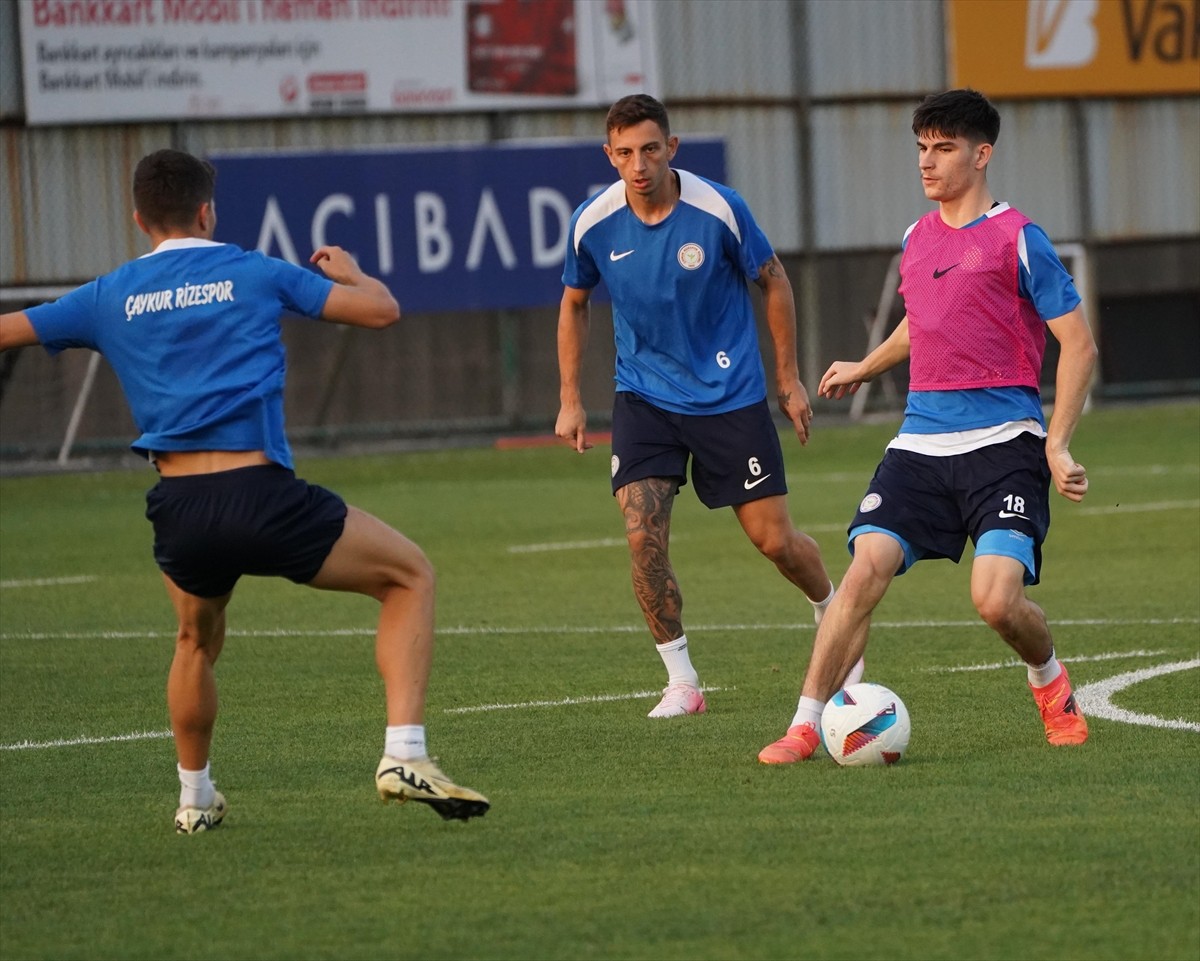 Çaykur Rizespor, Trendyol Süper Lig'in 3. haftasında sahasında Fenerbahçe ile yapacağı maçın...