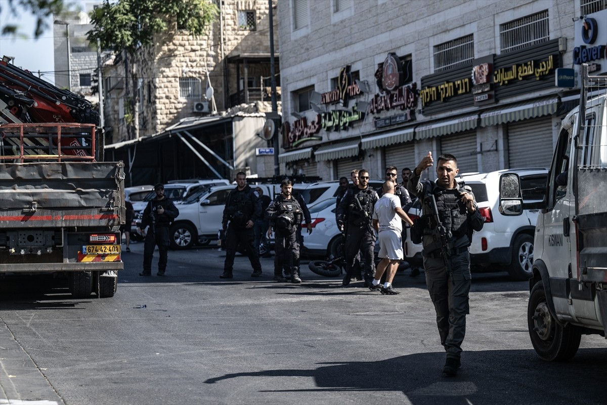 İsrail ordusu, işgal altındaki Doğu Kudüs'ün Vadi el-Cuz Mahallesi'nde Filistinlilere ait bir ev...