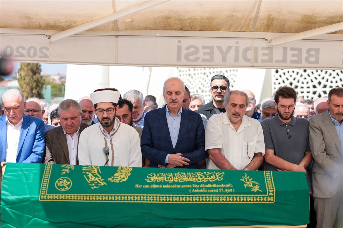 İstanbul'da tedavi gördüğü hastanede 79 yaşında hayatını kaybeden yazar ve akademisyen Prof. Dr....