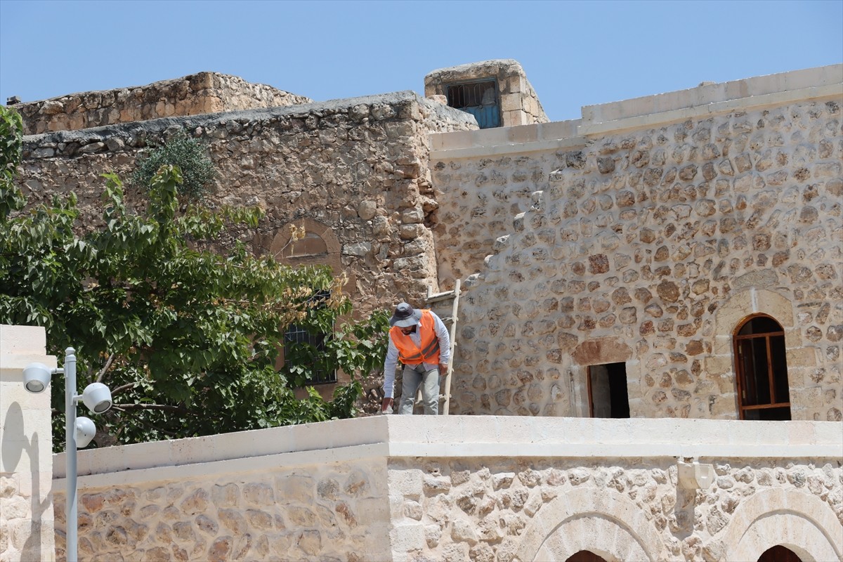 Mardin'in Dargeçit ilçesinde, 400 yıllık tarihi Süryani Çarşısı restorasyonla turizme...