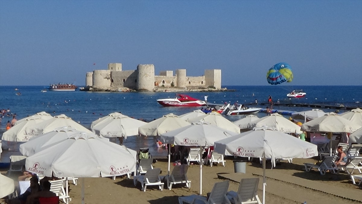 Mersin'in UNESCO Dünya Mirası Geçici Listesi'nde yer alan turizm merkezi Kızkalesi'ni tercih eden...