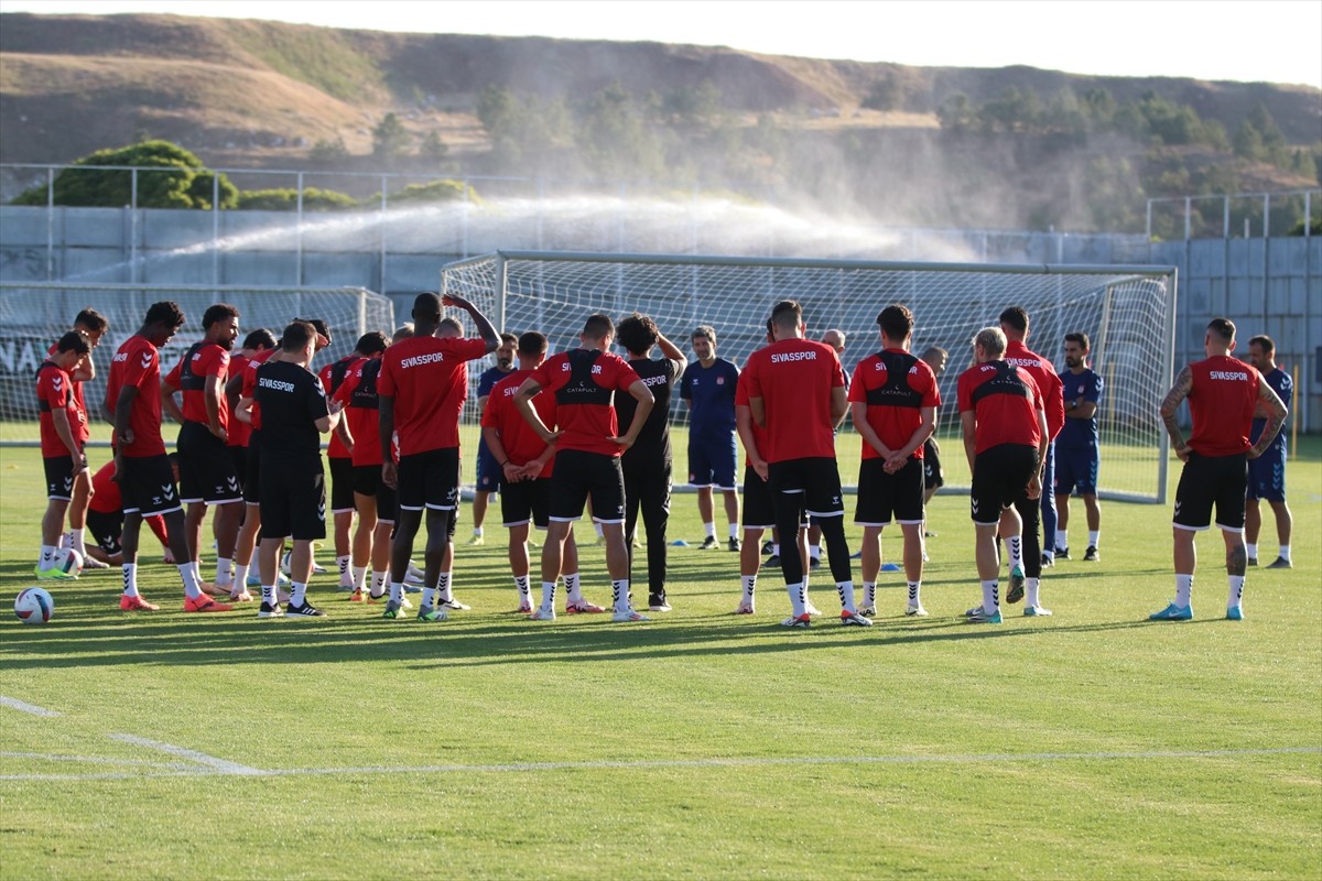 Net Global Sivasspor, Trendyol Süper Lig'in 3. haftasında sahasında ikas Eyüpspor ile yapacağı...