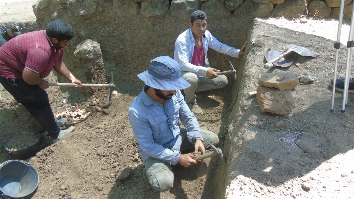 Gaziantep'in İslahiye ilçesinde, Geç Hitit döneminin başkenti olarak bilinen Zincirli Höyük'teki...