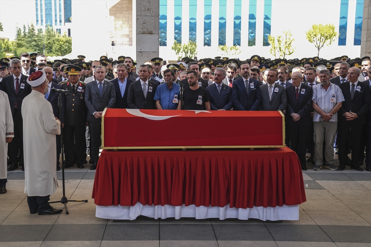 Irak'ın kuzeyinde el yapımı patlayıcının patlaması sonucu ağır yaralanan ve tedavi gördüğü...