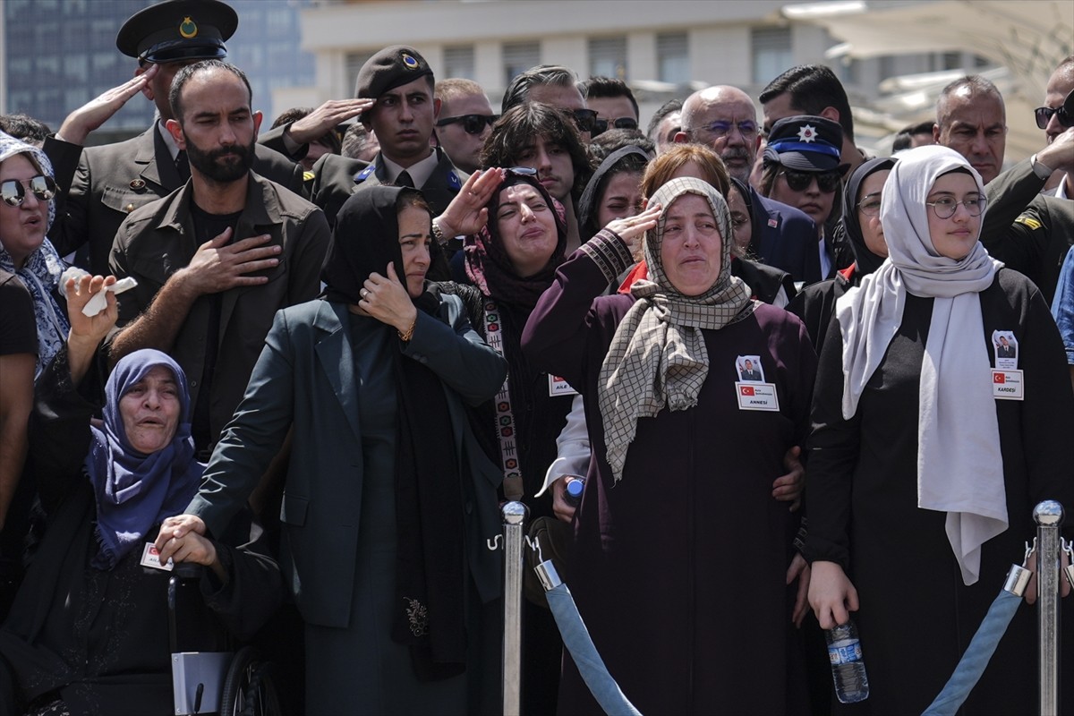 Irak'ın kuzeyinde el yapımı patlayıcının patlaması sonucu ağır yaralanan ve tedavi gördüğü...