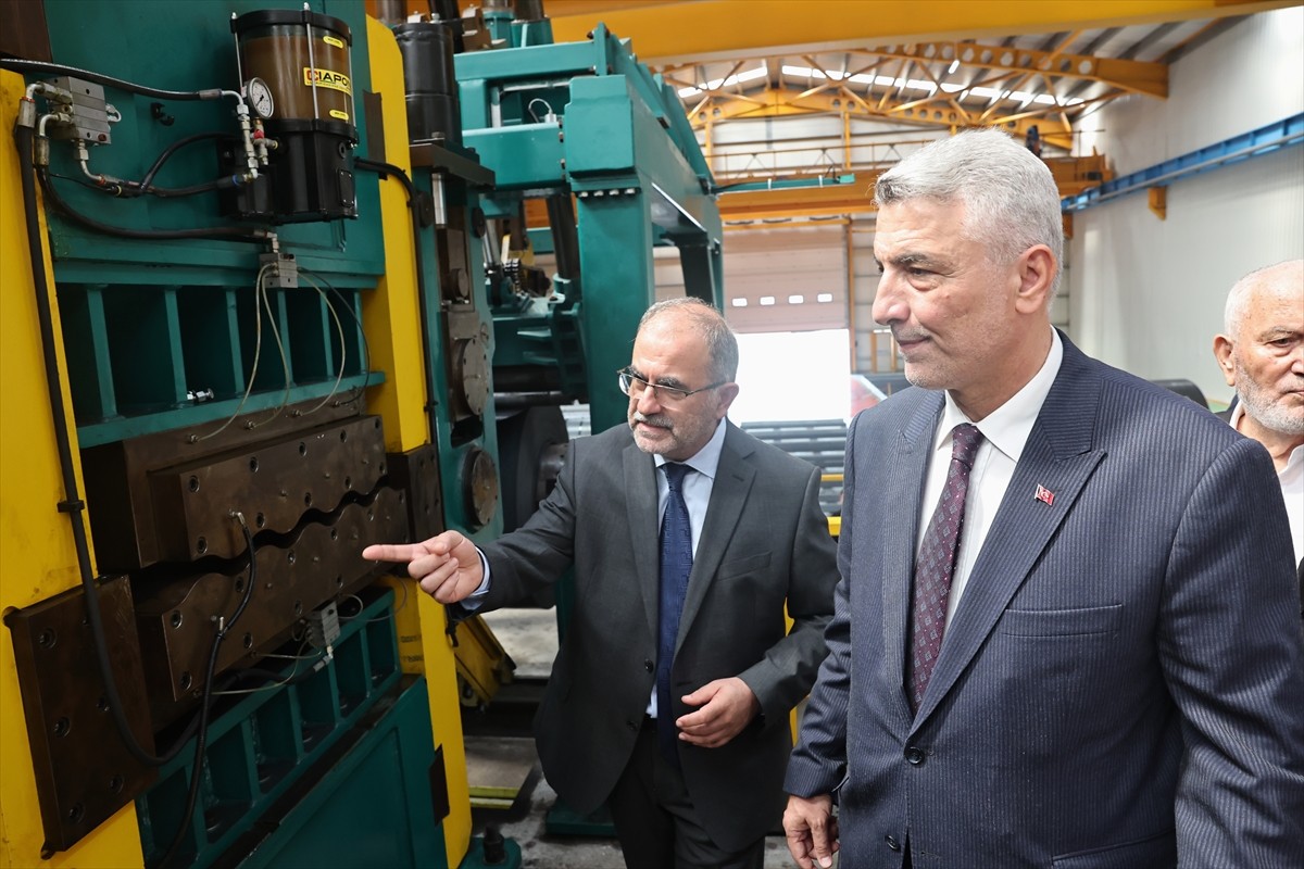 Ticaret Bakanı Ömer Bolat Zonguldak Ereğli'de bulunan Çınar Boru Asitleme Fabrika Açılış Törenine...