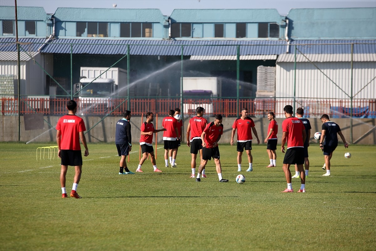 Ahlatcı Çorum FK, Trendyol 1. Lig'in 3. haftasında 25 Ağustos Pazar günü deplasmanda Teksüt...