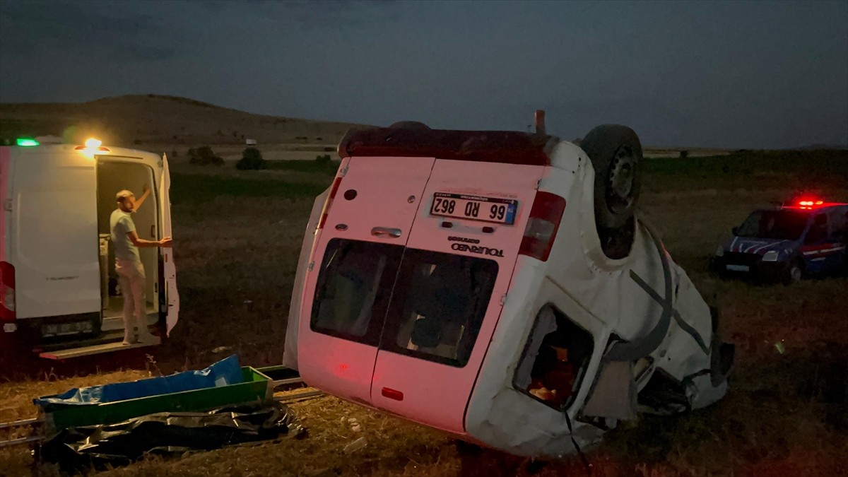 Kayseri'de şarampole devrilen hafif ticari araçtaki 1 kişi öldü, 3 kişi yaralandı. Yapılan...