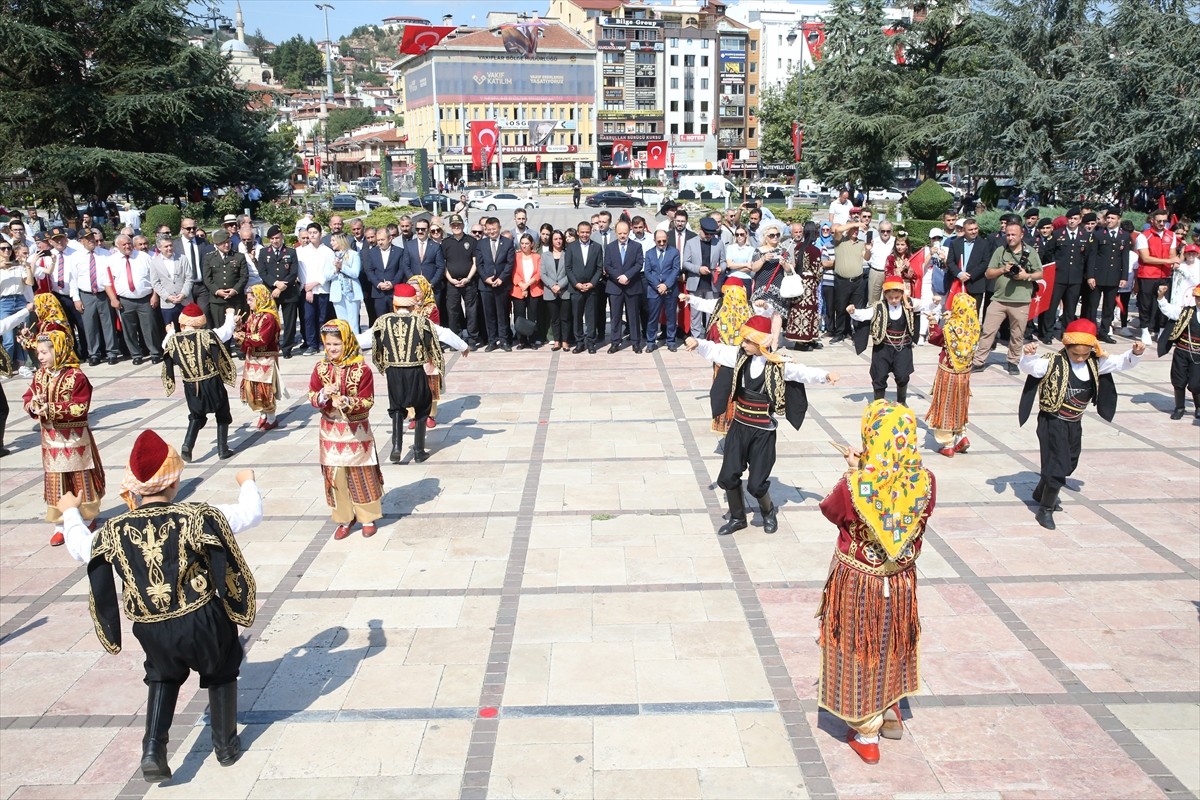 Atatürk'ün Kastamonu'ya gelişi ve Şapka İnkılabı'nın 99. yıl dönümü dolayısıyla kentte etkinlikler...