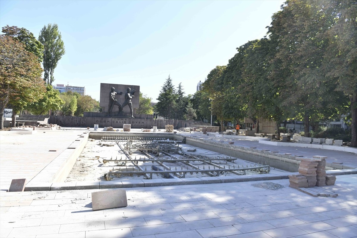 Cumhuriyet tarihinin Ankara'daki ilk parkı olan Güvenpark'ta Ankara Büyükşehir Belediyesinin...