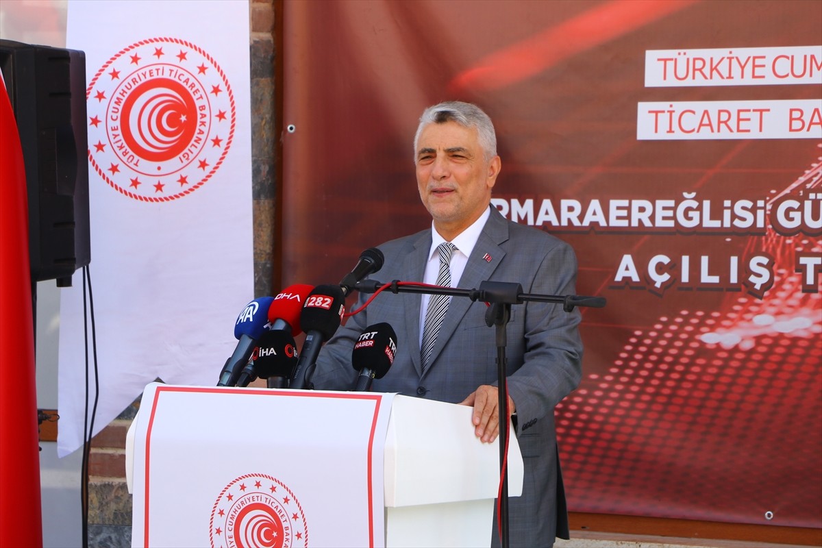 Ticaret Bakanı Ömer Bolat, Tekirdağ'da Marmaraereğlisi Gümrük Müdürlüğünün Cumhuriyet Meydanı'nda...