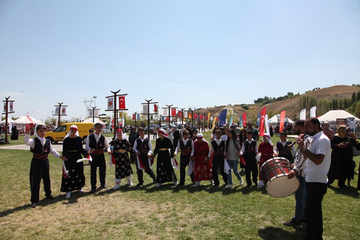 Bitlis'in Ahlat ilçesinde, Malazgirt Zaferi'nin 953. yıl dönümü kapsamında düzenlenen etkinlikler...