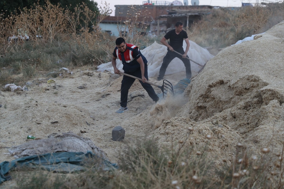 Diyarbakır'ın merkez Bağlar ilçesinde kaybolan 8 yaşındaki Narin Güran'ı arama çalışmaları havadan...