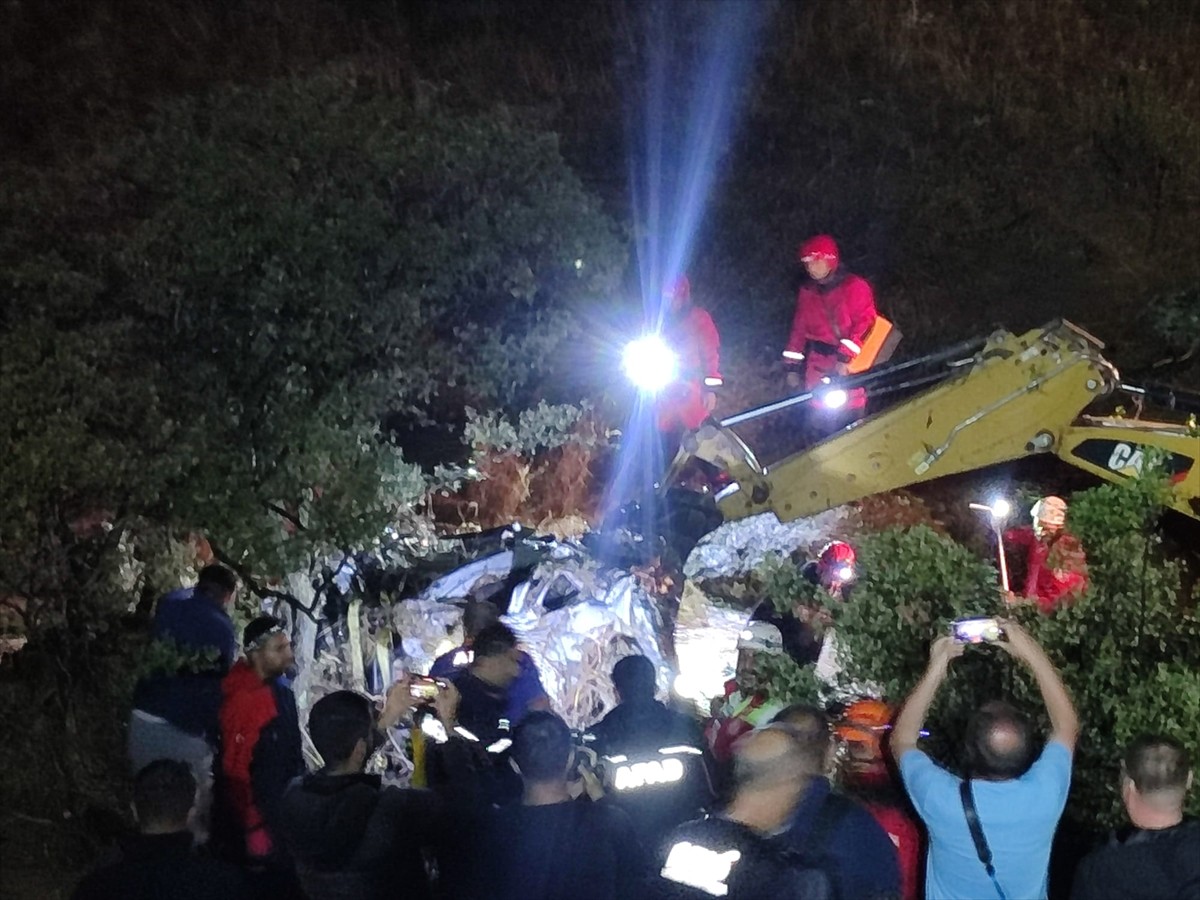 Kayseri'nin Bünyan ilçesinde akşam etkili olan sağanak sele neden oldu. Sel nedeniyle Güllüce...