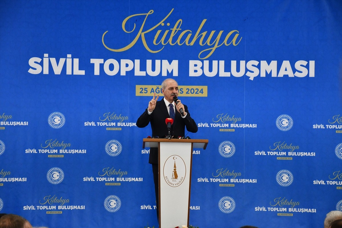 TBMM Başkanı Numan Kurtulmuş, Kütahya'daki bir düğün salonunda sivil toplum kuruluşlarının...