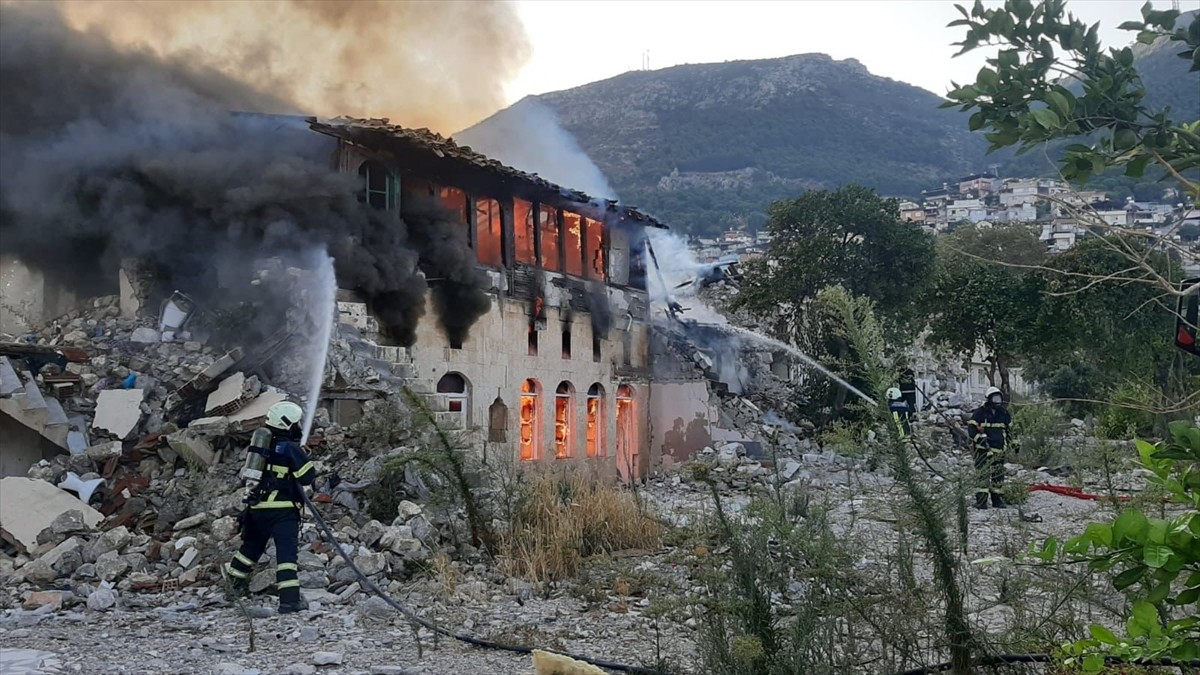 Hatay'ın merkez Antakya ilçesinde, 6 Şubat 2023'teki depremlerde ağır hasar alması nedeniyle...