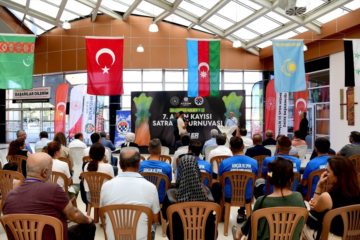 Malatya'da 7. Uluslararası Altın Kayısı Satranç Turnuvası başladı. Malatya Büyükşehir Belediye...