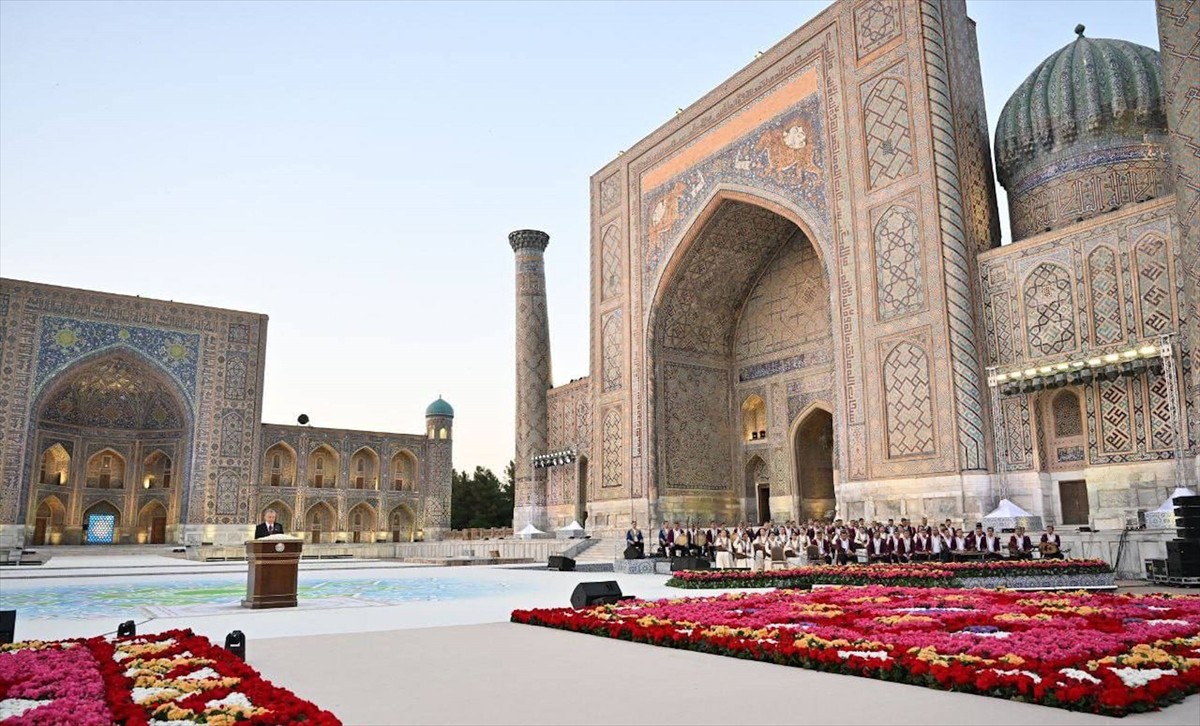 Özbekistan'ın tarihi Semerkant şehrinde, 13'üncü Uluslararası Şark Teraneleri Müzik Festivali...