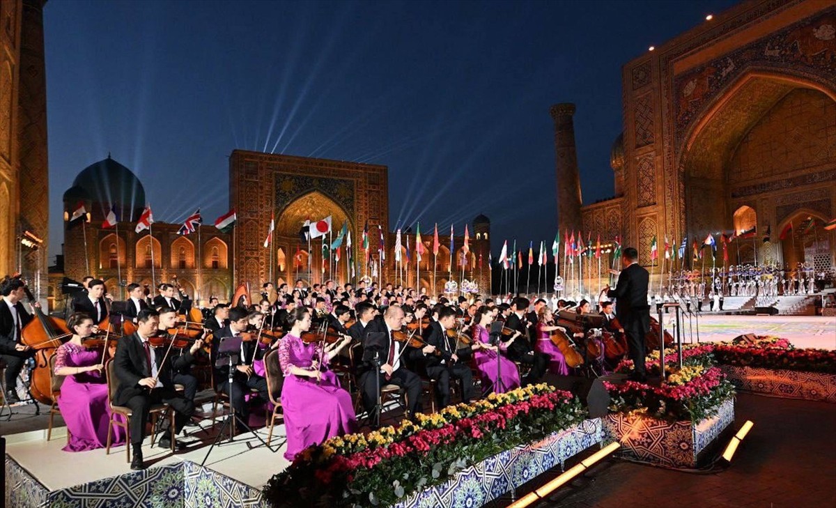 Özbekistan'ın tarihi Semerkant şehrinde, 13'üncü Uluslararası Şark Teraneleri Müzik Festivali...