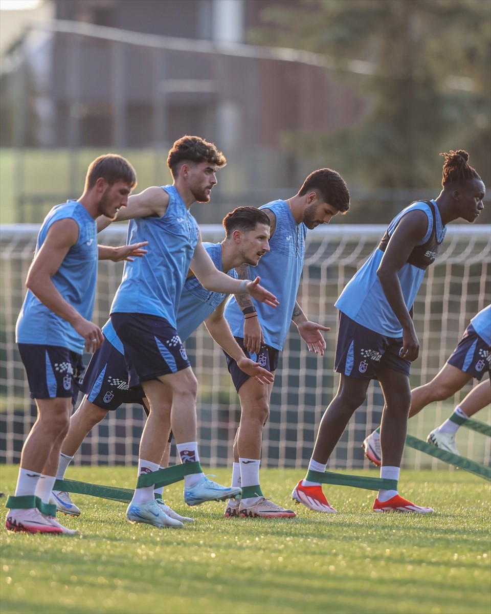 Trabzonspor, UEFA Konferans Ligi play-off turu rövanşında sahasında İsviçre'nin St. Gallen...