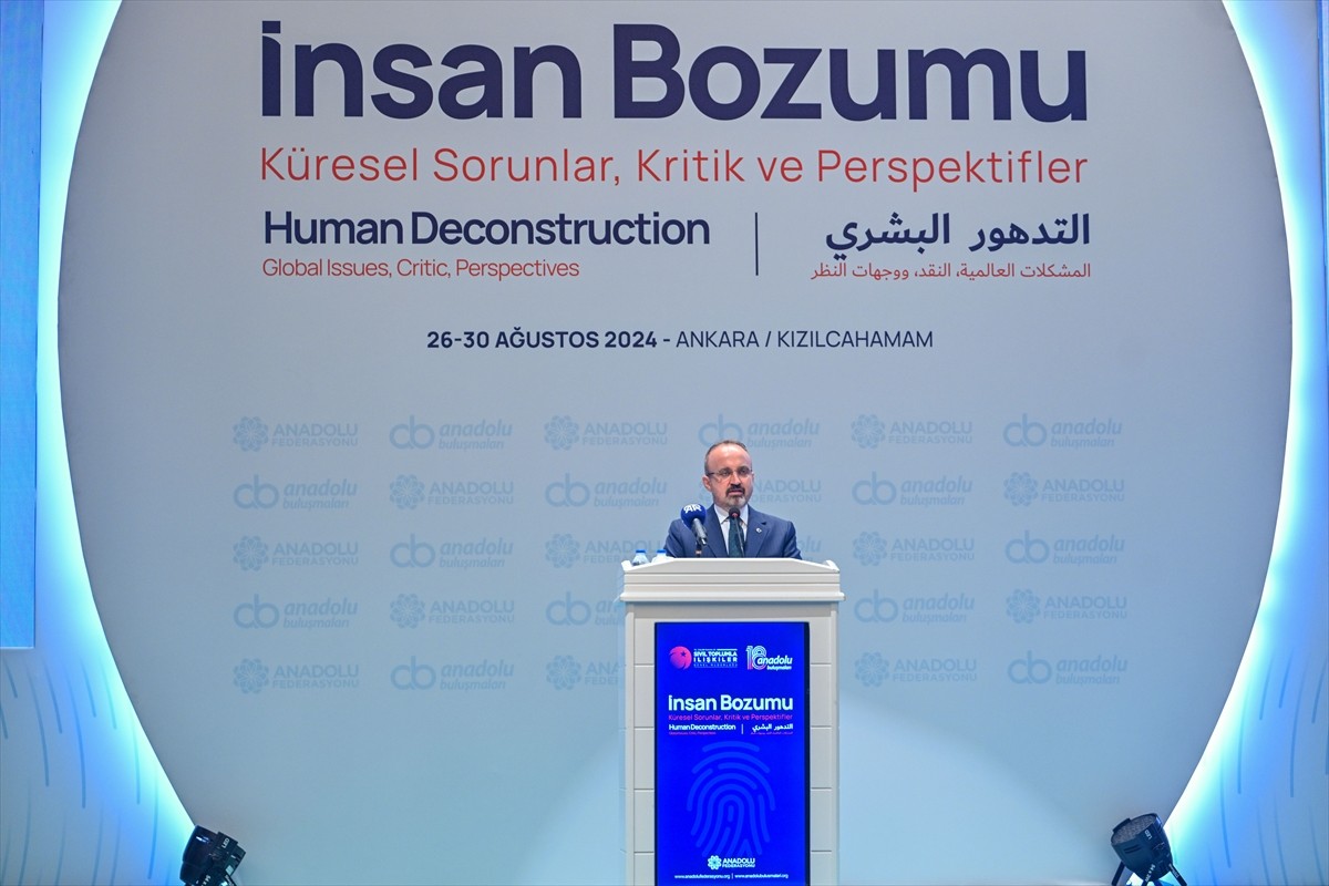 Anadolu Federasyonu tarafından Kızılcahamam'daki bir otelde dün başlayan ve "insan bozumu"...