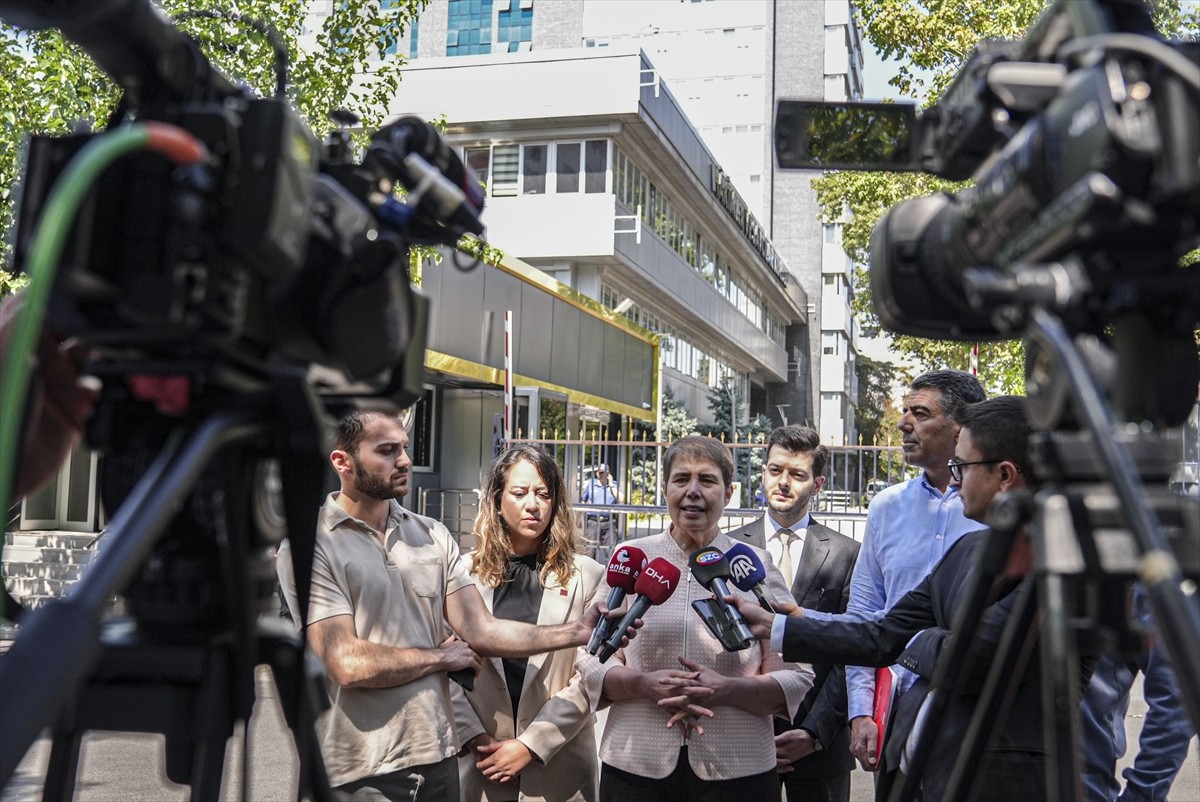 CHP Genel Başkan Yardımcısı Zeliha Aksaz Şahbaz, "Yenidoğan Tarama Programı" kapsamında topuk kanı...