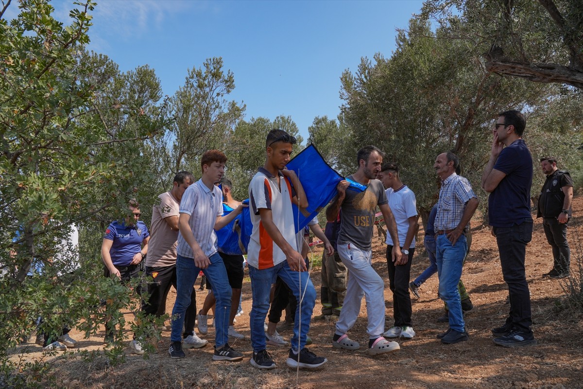 İzmir'de 4 çocuğundan 3'ünü silahla öldürüp birini yaralayan 45 yaşındaki Vesim Ş. Çınar intihar...