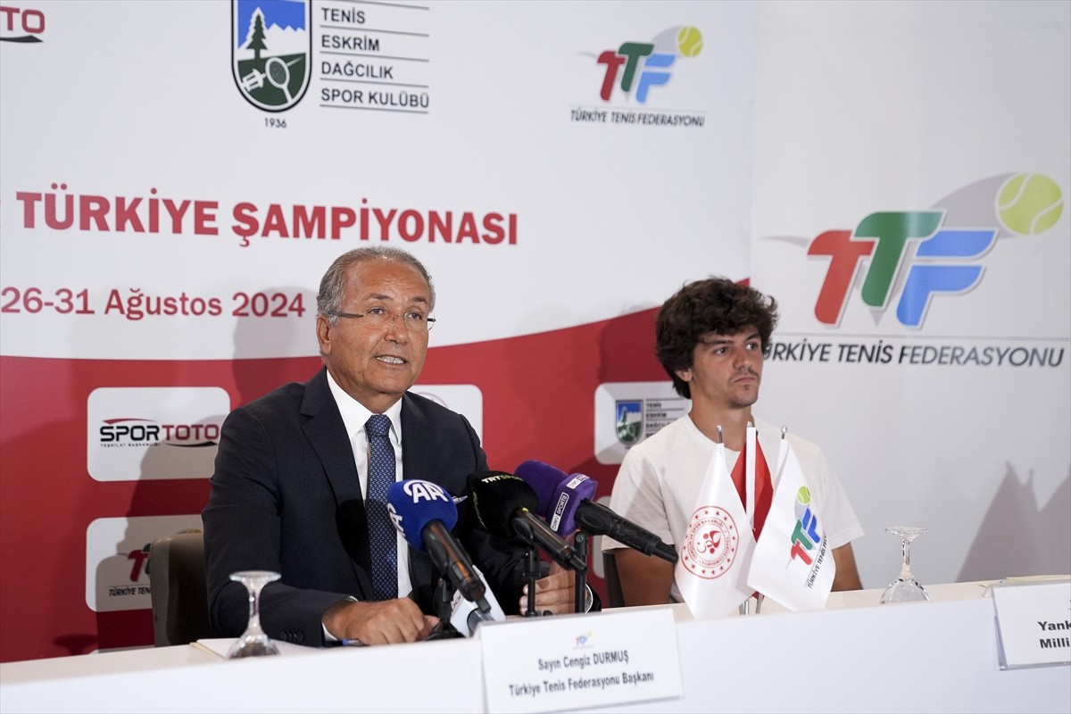 Türkiye Büyükler Tenis Şampiyonası, yarın İstanbul'da başlayacak. Şampiyonanın tanıtım toplantısı...