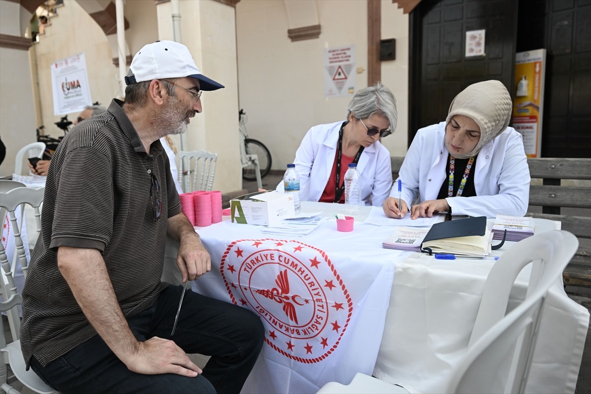 Ankara'da Gölbaşı İlçe Sağlık Müdürlüğü tarafından sağlığa yönelik riskleri azaltmak, sağlıklı...