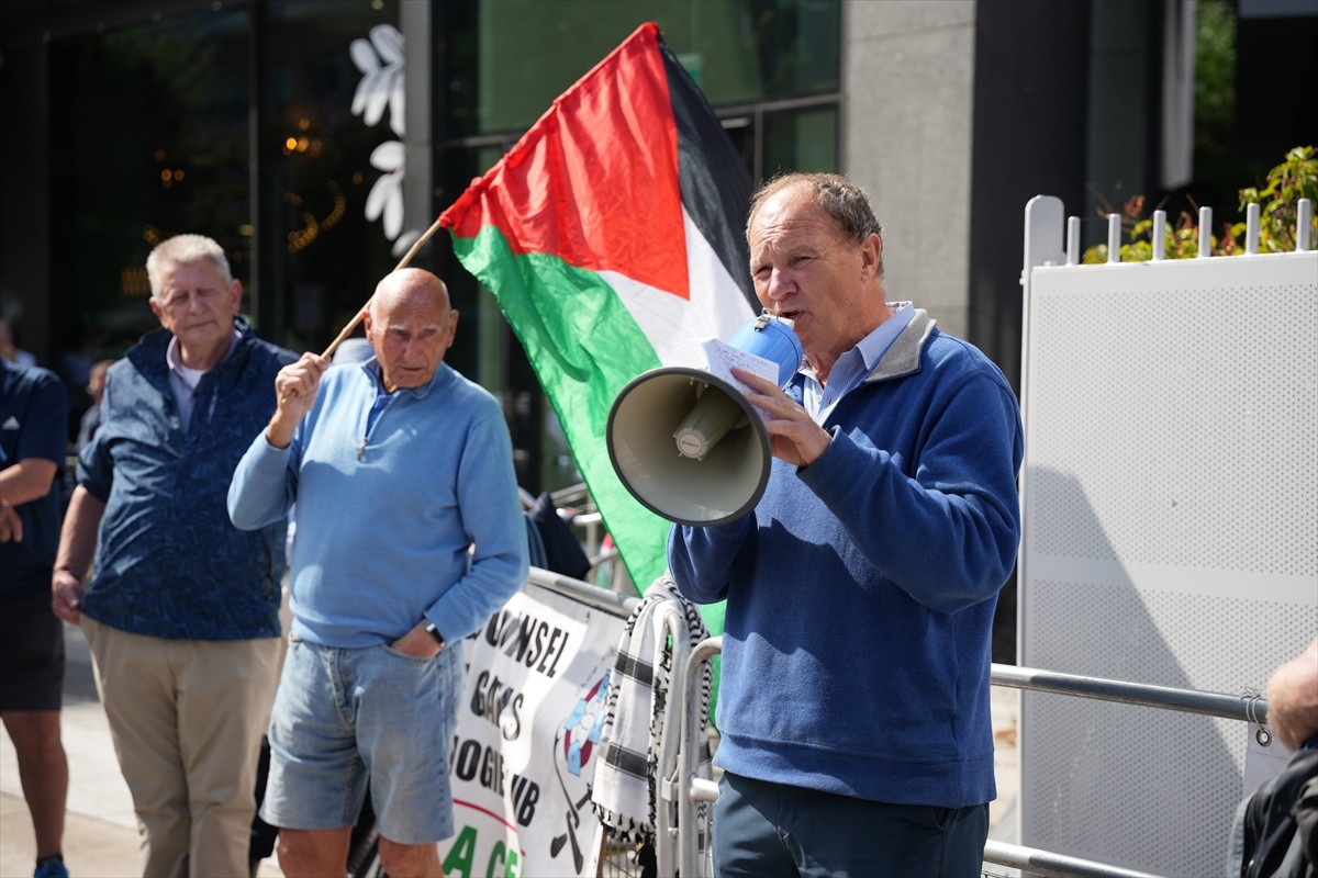 İrlanda'nın başkenti Dublin'de, İsrail'in Filistin'e yönelik saldırılarını protesto etmek amacıyla...