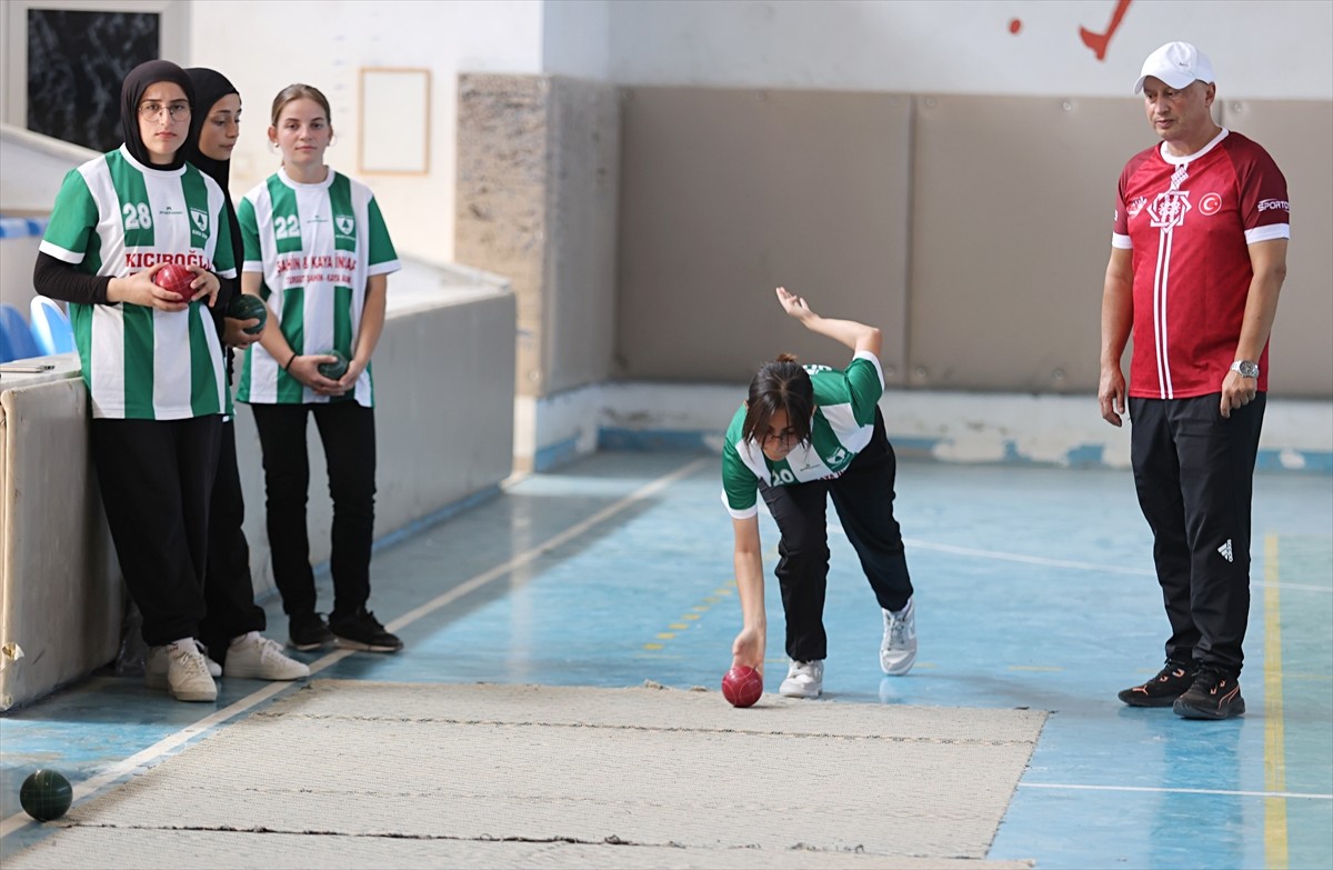 İskoçya'nın Ayr bölgesinde 3-8 Eylül'de düzenlenecek Avrupa Şampiyonası'nda mücadele edecek Bocce...