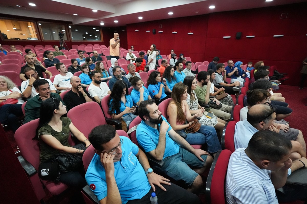 İstanbul'da düzenlenen "Japon ve Türk Geleneksel Okçuluğu Buluşması" seminerinde iki ülkenin...