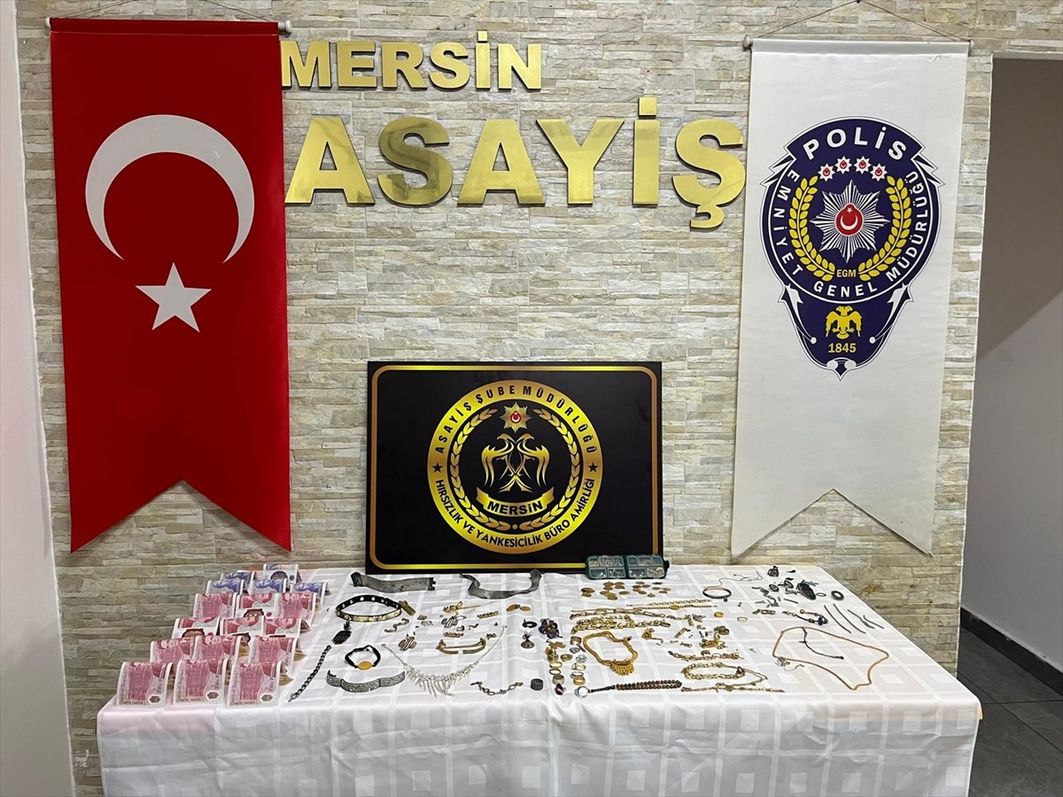 Mersin'de görev yaptığı apartmandaki daireden ziynet eşyası çaldığı belirlenen şüpheli tutuklandı....