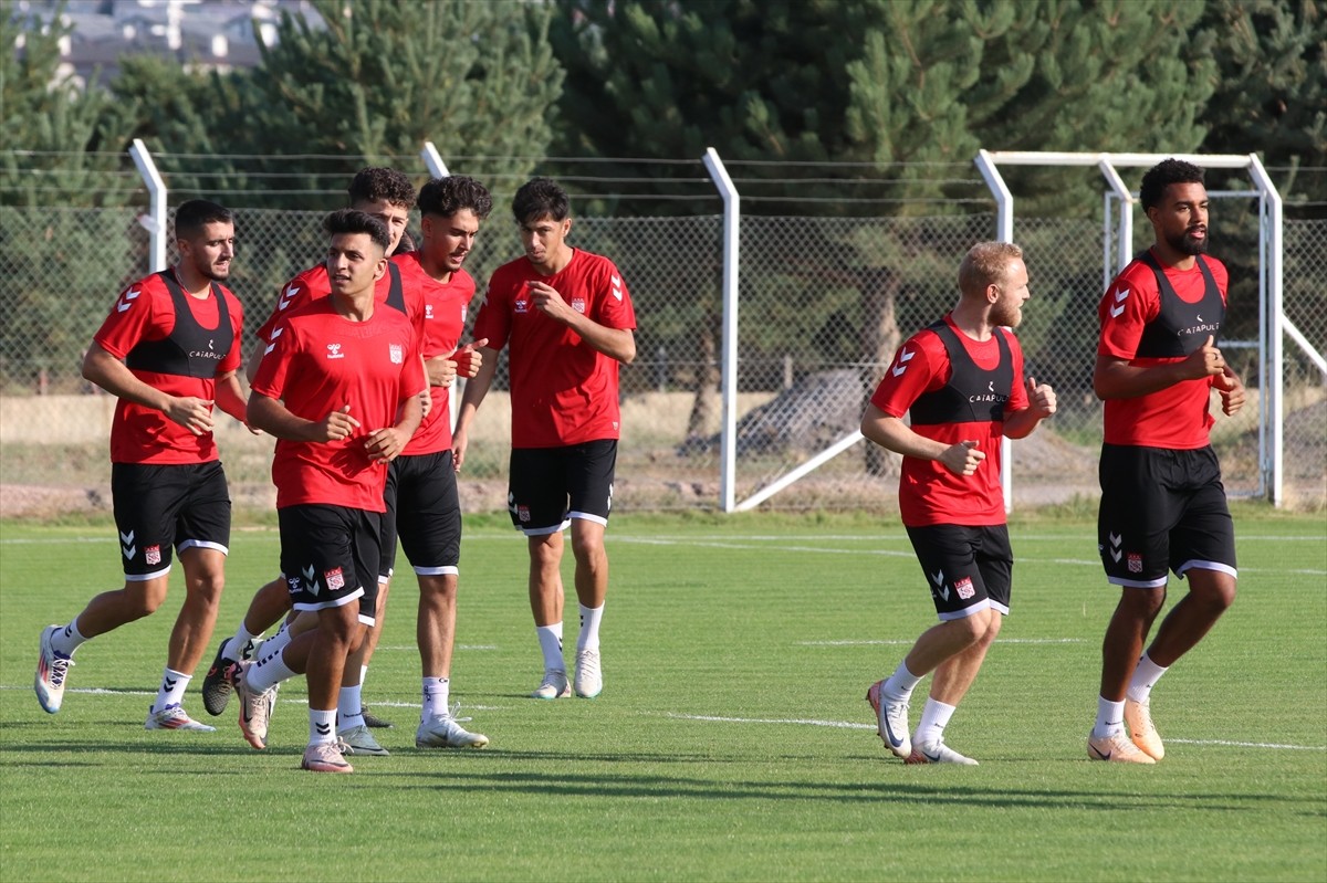 Net Global Sivasspor, Trendyol Süper Lig'in 4. haftasında deplasmanda Beşiktaş ile yapacağı maçın...