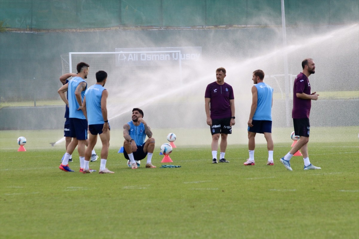  Trabzonspor, UEFA Konferans Ligi play-off turunda, yarın sahasında İsviçre'nin St. Gallen...