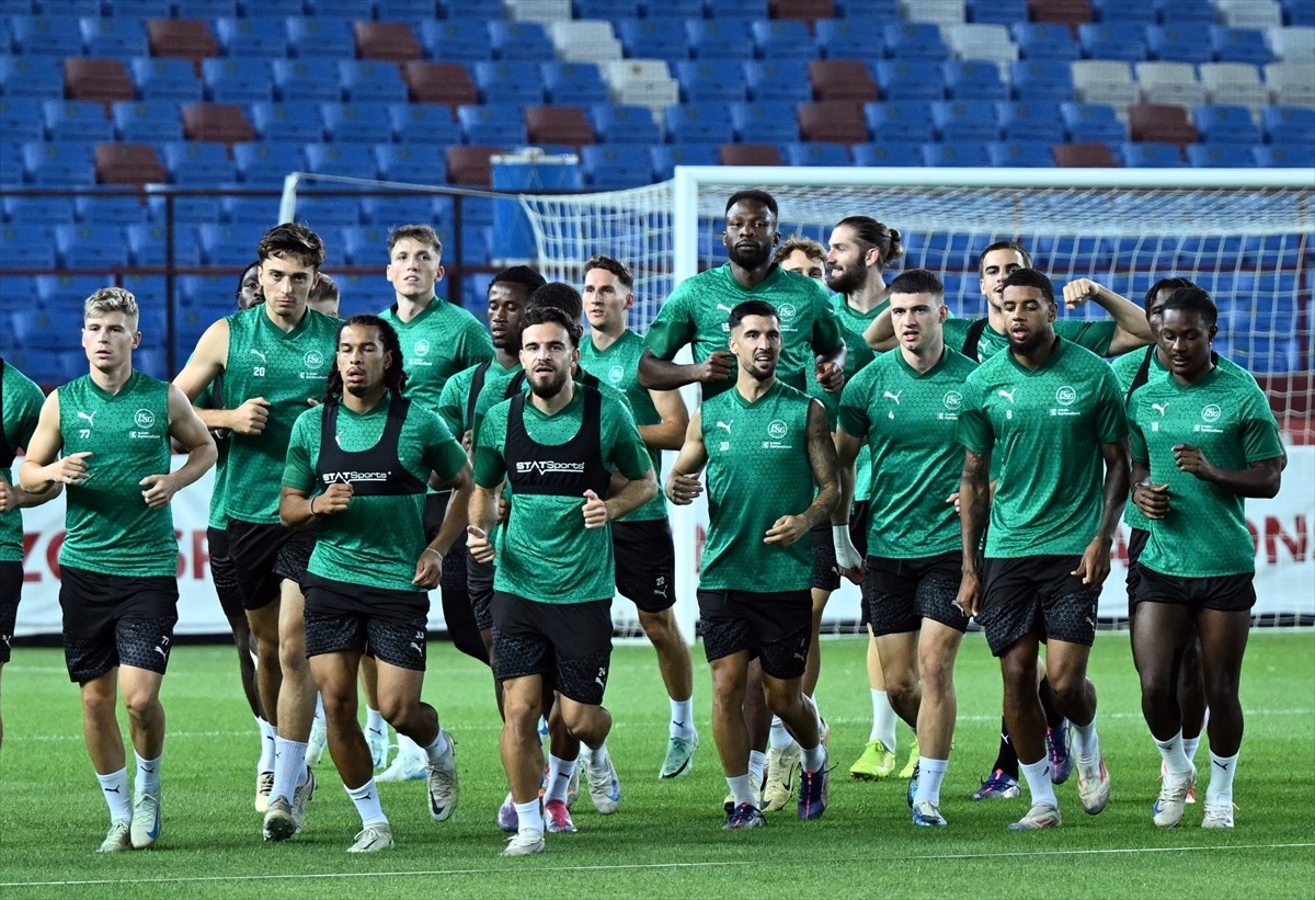 UEFA Konferans Ligi play-off turu rövanş maçında yarın Trabzonspor'a konuk olacak St. Gallen...