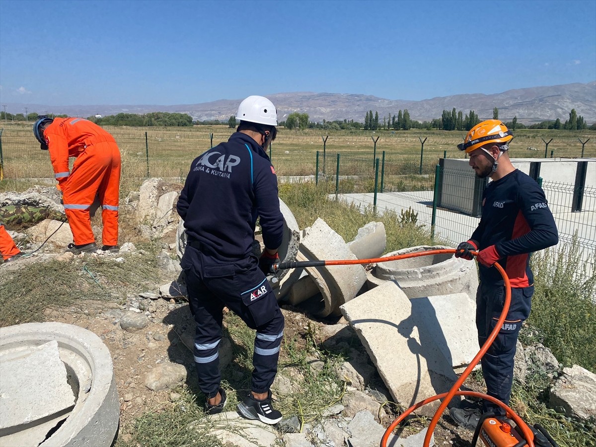 Erzincan’da Afet ve Acil Durum Yönetim Başkanlığınca (AFAD), Türkiye Afet Planı kapsamında "Deprem...