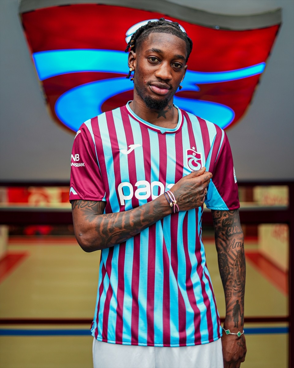 Trabzonspor Kulübü, Fransa Lig 2 ekiplerinden Clermont'ta forma giyen 23 yaşındaki orta saha...