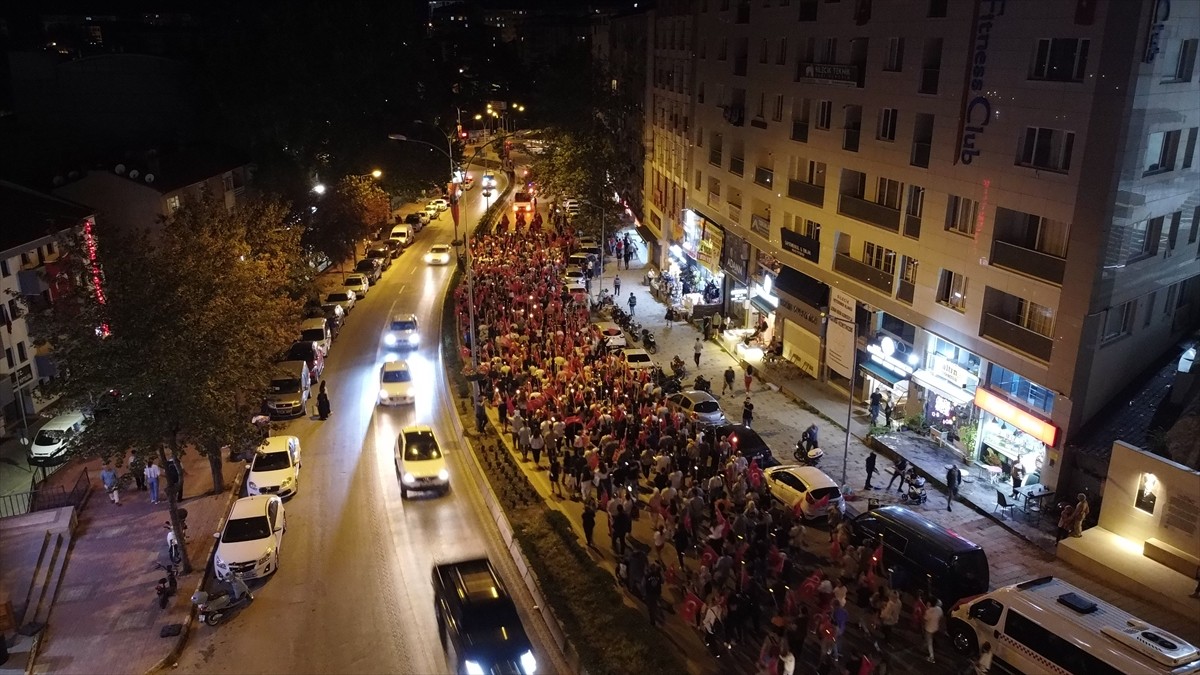 Bilecik'te, 30 Ağustos Zafer Bayramı dolayısıyla fener alayı düzenlendi. Bilecik Belediyesi...