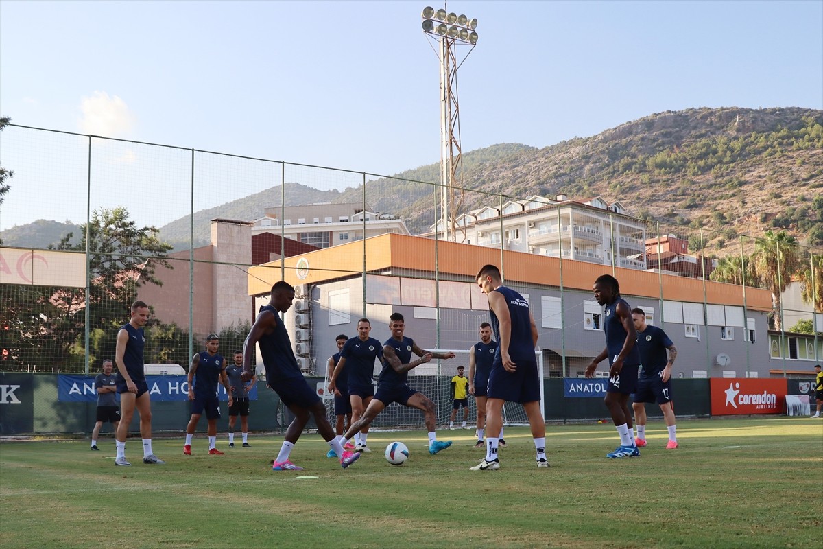 Corendon Alanyaspor, Trendyol Süper Lig'in 4. haftasında yarın deplasmanda Fenerbahçe ile yapacağı...