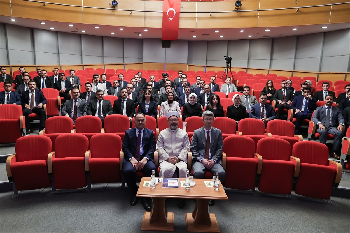 Diyanet İşleri Başkanı Prof. Dr. Ali Erbaş, 109. Dönem Kaymakamlık Kursu'nda eğitimlerine devam...