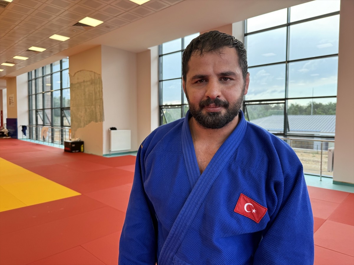 Güreş ve judoda hem dünya hem de Avrupa'da çok sayıda madalya kazanan 34 yaşındaki görme engelli...